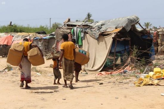 "سلمان للإغاثة" يوفر حقائب إيواء لنازحين في الريدة