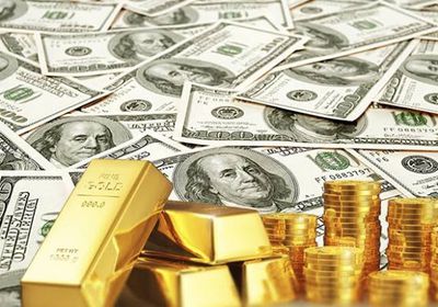 ارتفاع الدولار يبدد بريق الذهب في ظل مخاوف "كورونا"