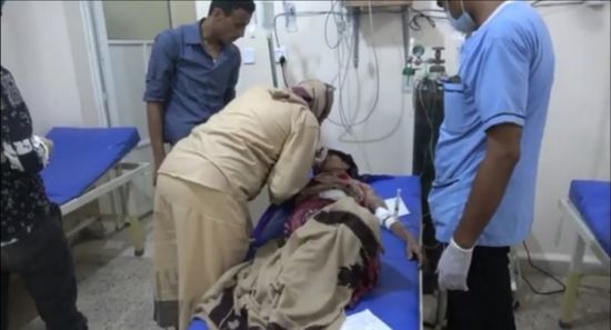 إصابة مسنة بشظايا هاون حوثي في التحيتا (فيديو) 
