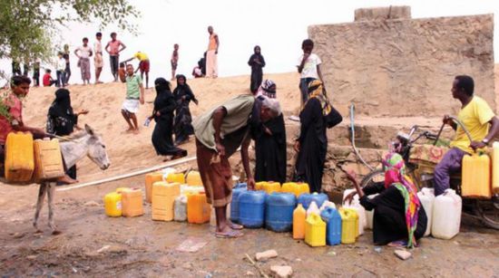 مسؤول أممي: حلول مبتكرة لتوصيل المياه إلى نازحي اليمن
