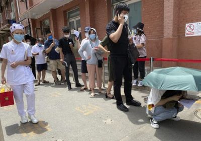 بكين تُغلق 10 أحياء إضافية بعد ظهور إصابات كورونا