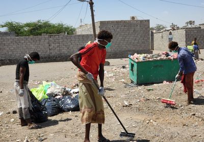 "النرويجي للاجئين" يدعم عمال النظافة بمستلزمات تنظيف
