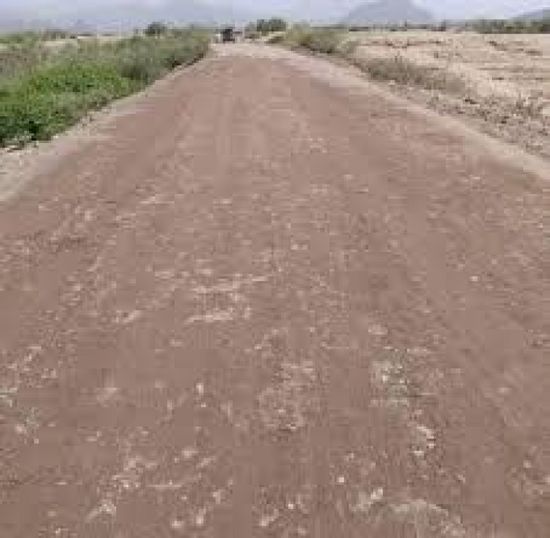 تواصل أعمال إعادة تأهيل طريق القشعة