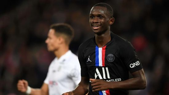 "كواسي" مدافع سان جيرمان ينضم إلى بايرن ميونخ في صفقة انتقال حر