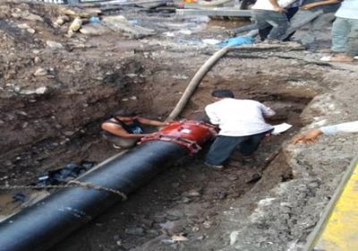 كسر خط مياه رئيسي في جبل حديد بعدن