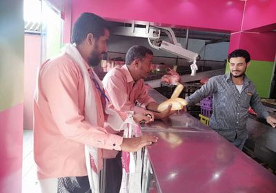 الروتي يقفز لـ35 ريالًا وشكاوى من غلاء الأسعار