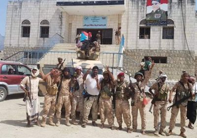 بالصور.. قائد "الأول مشاة بحري" يصل إلى مبنى الأمن العام بحديبو