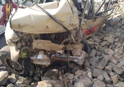 حادث مروع يقتل ويصيب 7 أشخاص بردفان