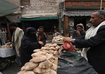 حملات حوثية تغلق 80 فرنا في صنعاء