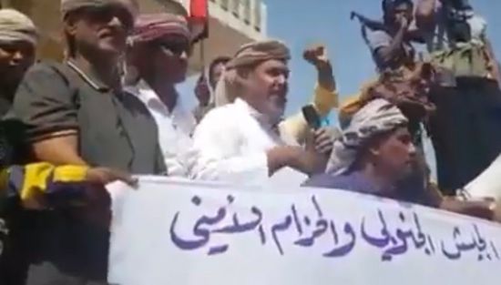 بعد طرد الإخوان.. إعلان الإدارة الذاتية في سقطرى