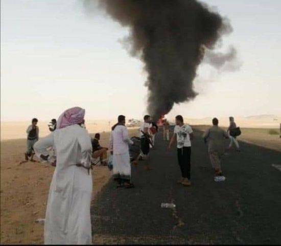 تفحم حافلة نقل ركاب في صحراء العبر