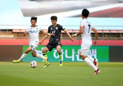تشونبوك يستعيد صدارة الدوري الكوري بفوز قاتل أمام جوانجو