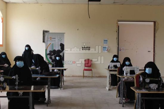 تدريب 15 سيدة على تصنيع الكمامات في أبين