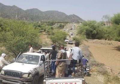 مسلحون يقطعون طريق الضباب في تعز