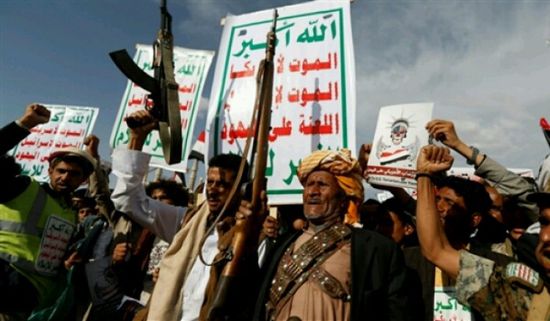 مليشيا الحوثي تنهب مساعدات النازحين بالحديدة لبيعها