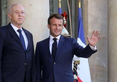 ماكرون يعرب عن قلقه لنظيره التونسي بشأن تدهور الأوضاع في ليبيا