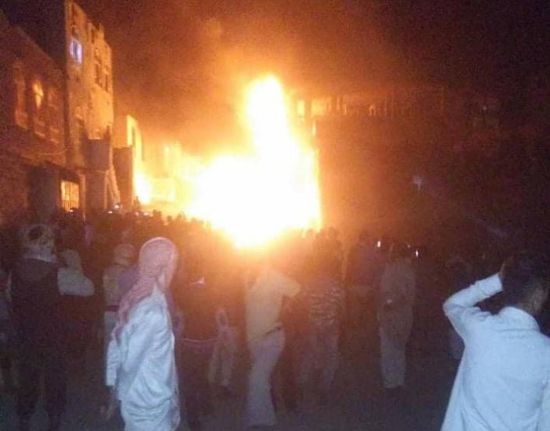 اندلاع حريق هائل في سوق سوداء للحوثيين بصنعاء