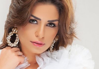 منة فضالي تنشر أول صورة لها من كواليس "زنزانة 7"