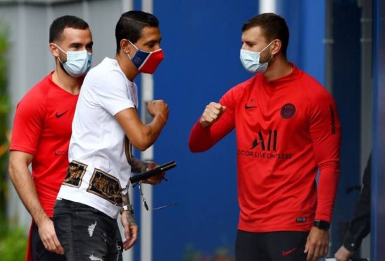  باريس سان جيرمان يعلن إصابة 3 من لاعبيه بفيروس كورونا المستجد