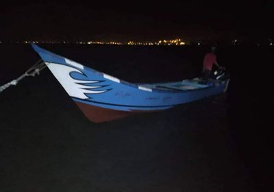 العثور على قارب مفقود بسواحل روكب في المكلا (صور)