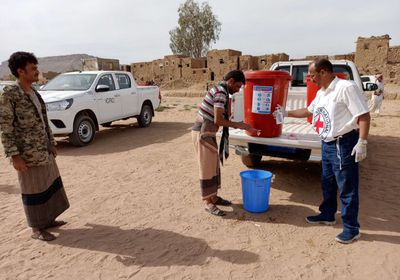 الصليب الأحمر يُعيد تأهيل شبكة مياه تعز