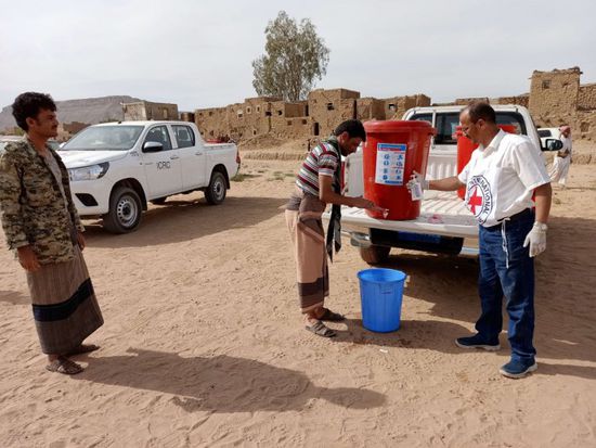 الصليب الأحمر يُعيد تأهيل شبكة مياه تعز