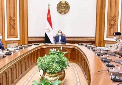 الرئيس المصري يبحث مع كبار المسؤولين المدنيين والعسكريين الأزمة الليبية وملف النهضة