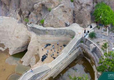 "البرنامج السعودي" يدشن حملة نظافة بمنطقة الصهاريج