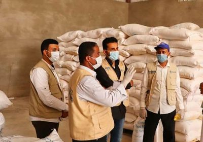 "الأغذية العالمي" يوزع مساعدات غذائية في وادي حضرموت