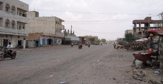 قصف هستيري من الحوثيين للمناطق السكنية بحيس