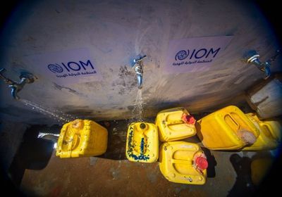 "الدولية للهجرة": نقل المياه إلى 50 موقعًا في الحديدة