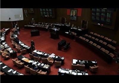 تايوان.. احتلال أكثر من 20 نائبًا من المعارضة مبنى البرلمان