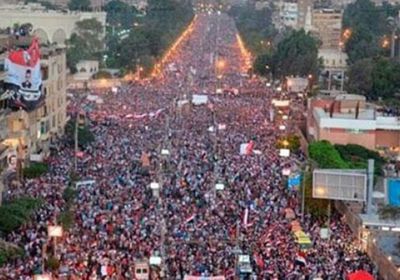 الخليج: ثورة 30 يونيه أزاحت الجماعة الإرهابية من حكم مصر