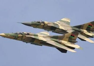 طيران الجيش الوطني الليبي يُدمر 32 آلية لمليشا الوفاق بمصراتة