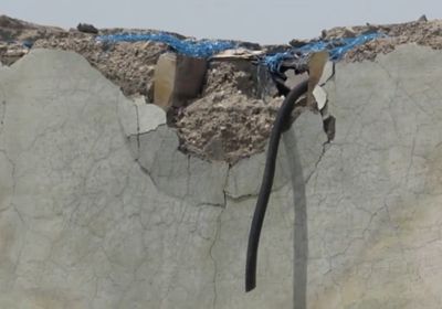 شاهد.. تضرر مبان سكنية في هجوم حوثي على التحيتا