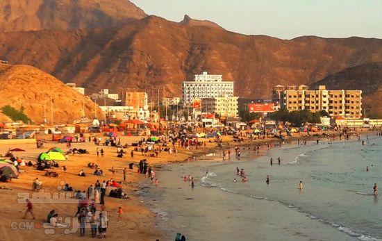  تحذيرات من ممارسة السباحة بشواطئ العاصمة عدن