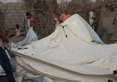 "الهلال الإماراتي" يأوي 18 أسرة شردها الحوثي في الحديدة