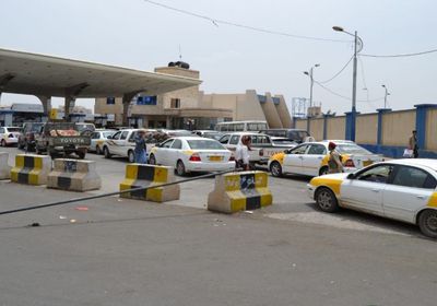 "الرياض": مليشيا الحوثي تبتز المجتمع الدولي بالأزمات