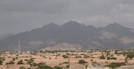 المدفعية الحوثية تهاجم المدنيين شرق حيس