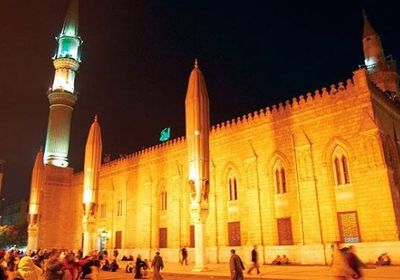 السلطات المصرية تغلق مسجد الإمام الحسين وتحيل الأئمة للتحقيق