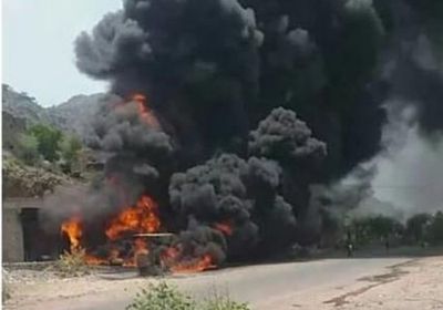 حريق هائل في محطة محروقات بتعز