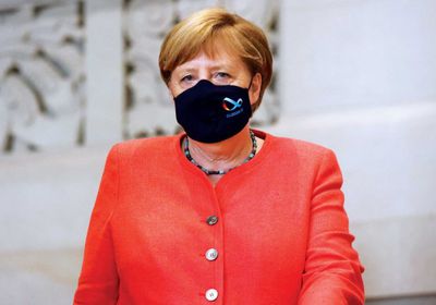  للمرة الأولى.. ميركل تظهر في لقاء رسمي بالكمامة