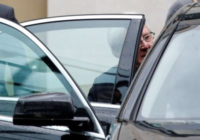 تعثر لقاء غريفيث ووفد الحوثيين في مسقط