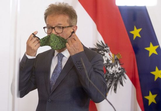 وزير الصحة النمساوي يواجه كورونا بإجراءات جديدة