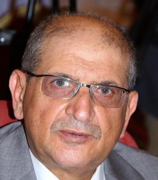 وزير في حكومة الحوثي يعتكف ويشكو: سلبوا كل صلاحياتي