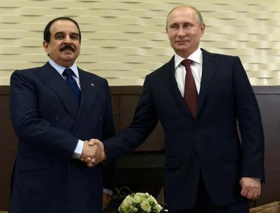 العاهل البحريني والرئيس الروسي يبحثان الملف السوري وسبل مكافحة كورونا