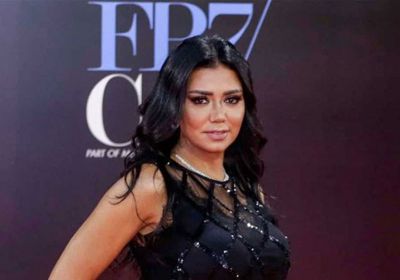 رانيا يوسف محذرة كل من يسيئ لها :هلجأ لمباحث الإنترنت