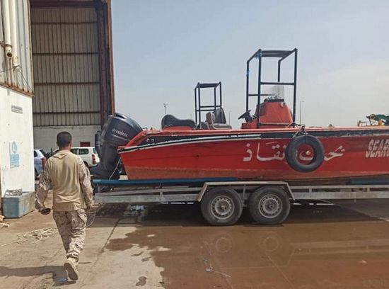بصيانة الزوارق.. خفر سواحل حضرموت يستعد لموسم البلدة
