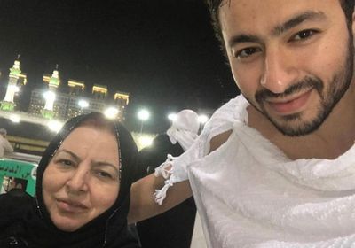 وفاة والدة حمادة هلال بعد صراع مع السرطان