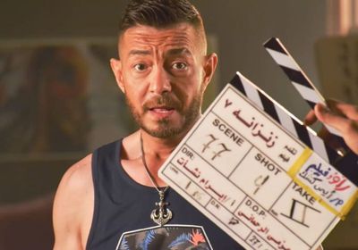 أحمد زاهر ينشر صور جديدة من كواليس "زنزانة 7"
